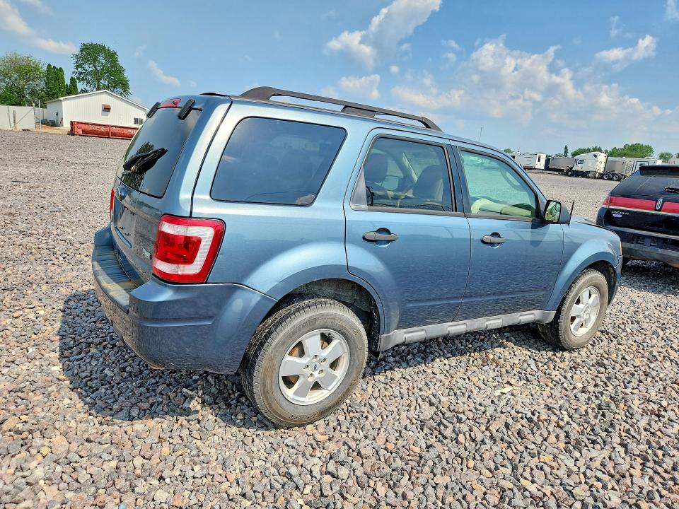 Photo 3 from auction – 2011 FORD ESCAPE with VIN 1FMCU0DG2BKB89889