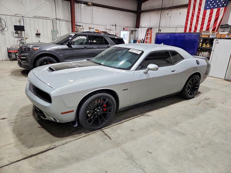 DODGE CHALLENGER 2019 with VIN 2C3CDZBT3KH708937 - Photo from auction