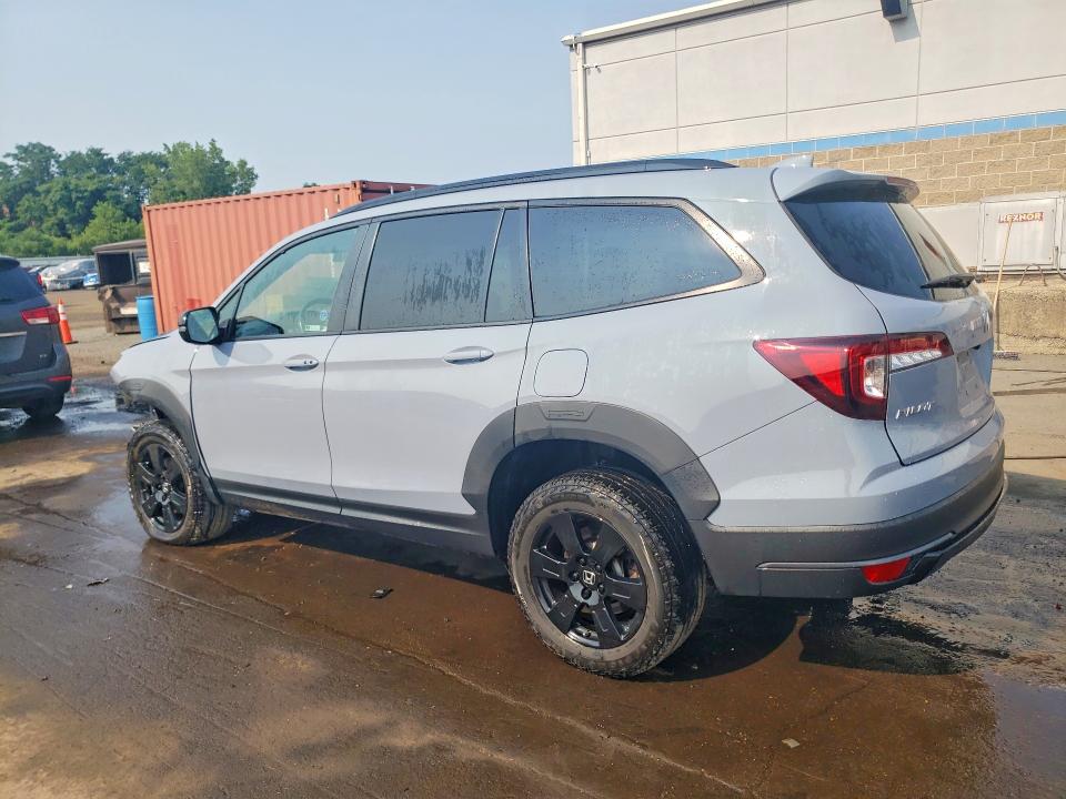 Photo 2 from auction – 2022 HONDA PILOT with VIN 5FNYF6H81NB074132