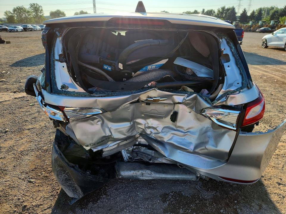 Photo 6 from auction – 2018 CHEVROLET EQUINOX with VIN 3GNAXHEV1JS628816