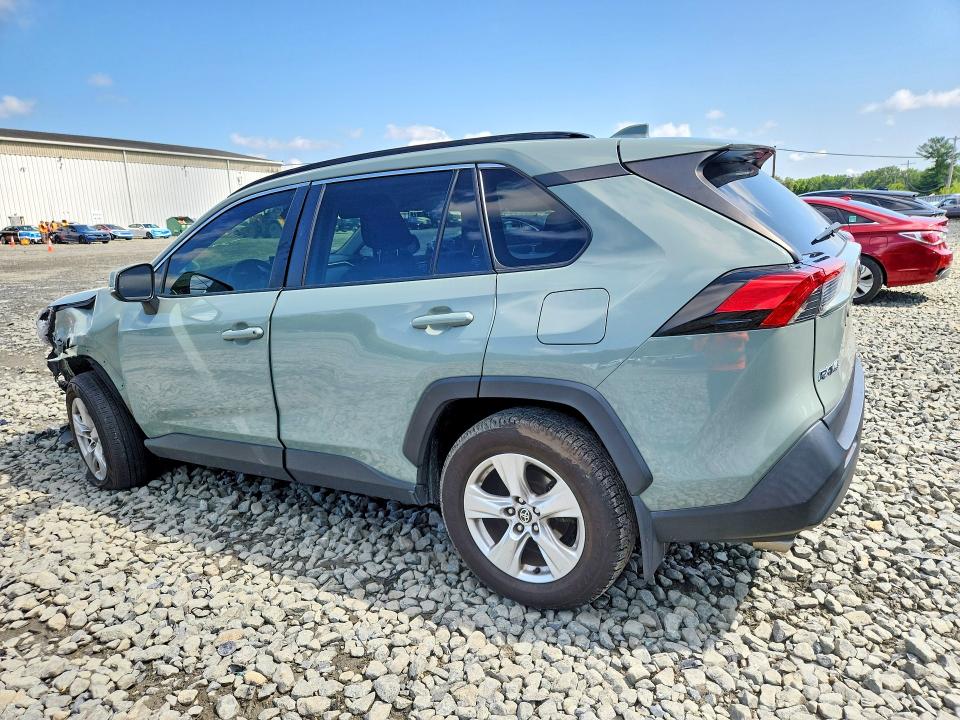 Photo 2 from auction – 2021 TOYOTA RAV4 with VIN JTMP1RFV4MD069775