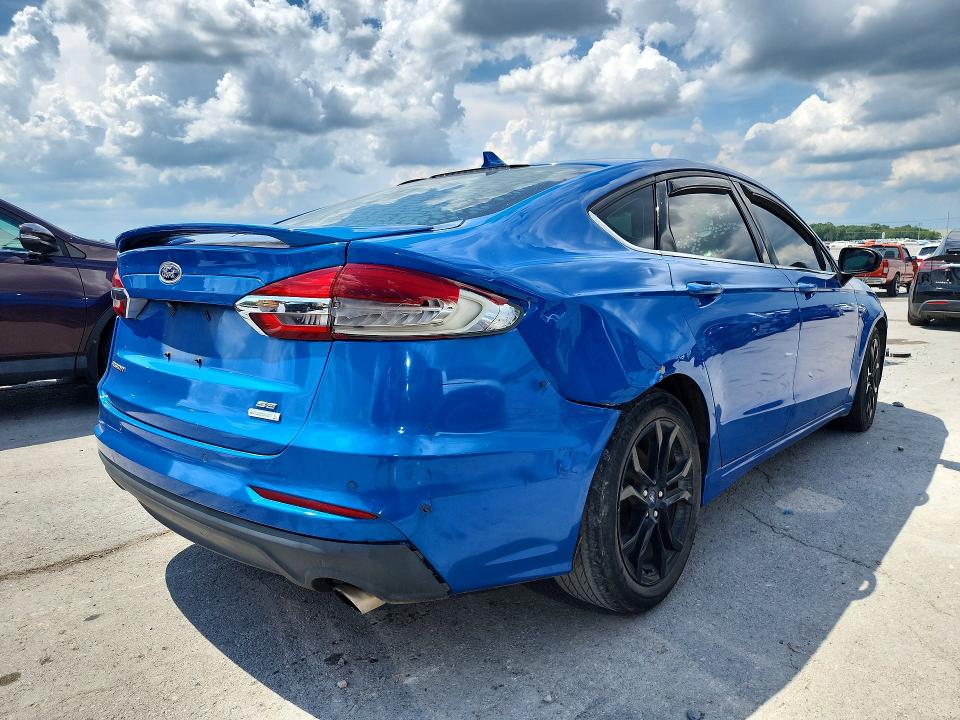 Photo 3 from auction – 2019 FORD FUSION with VIN 3FA6P0HD1KR285622
