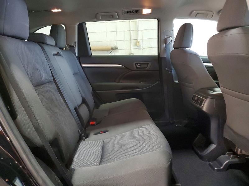 Photo 11 from auction – 2016 TOYOTA HIGHLANDER with VIN 5TDBKRFH0GS300861