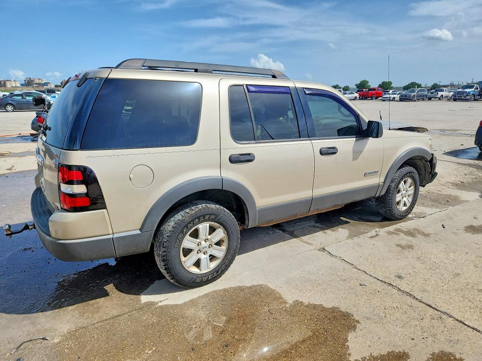 Photo 3 from auction – 2006 FORD EXPLORER with VIN 1FMEU73846UA76273