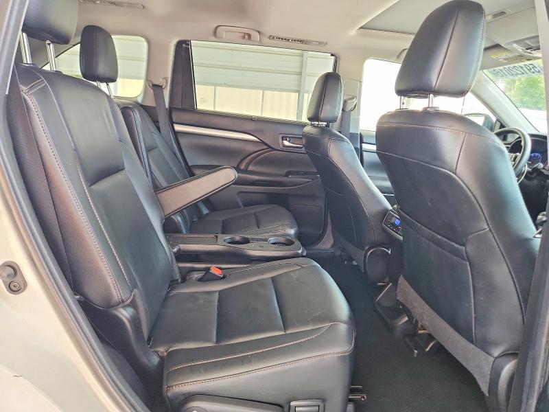 Photo 11 from auction – 2019 TOYOTA HIGHLANDER with VIN 5TDKZRFH0KS316370