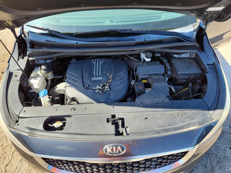 Photo 12 from auction – 2017 KIA SEDONA with VIN KNDMC5C12H6334324