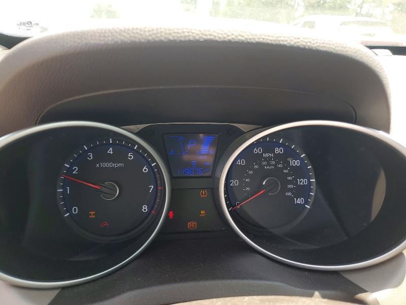 Photo 9 from auction – 2014 HYUNDAI TUCSON with VIN KM8JTCAF3EU857845