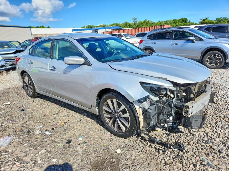Photo 4 from auction – 2017 NISSAN ALTIMA with VIN 1N4AL3AP5HC217875