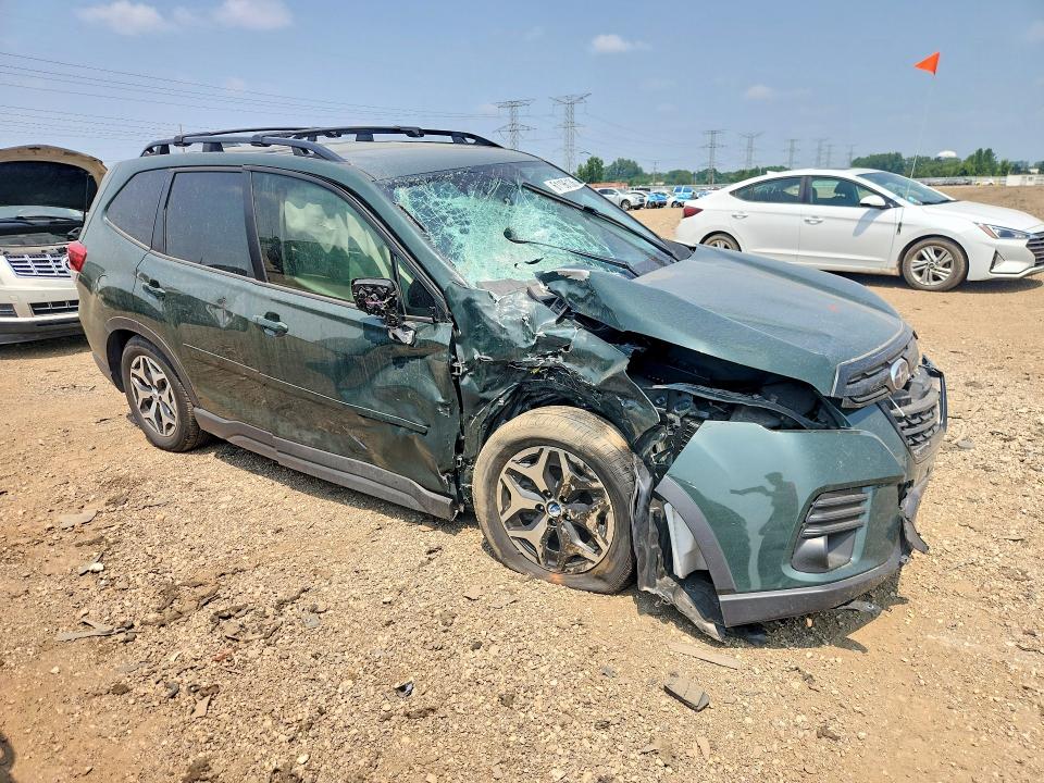 Photo 4 from auction – 2023 SUBARU FORESTER with VIN JF2SKAEC5PH447156