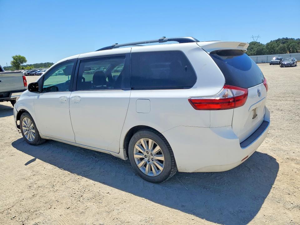 Photo 2 from auction – 2015 TOYOTA SIENNA with VIN 5TDJK3DC7FS123174