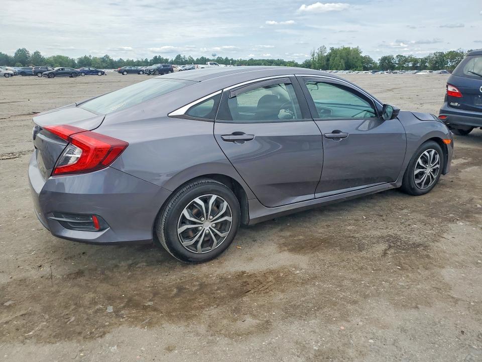 Photo 3 from auction – 2018 HONDA CIVIC with VIN 2HGFC2E57JH572697