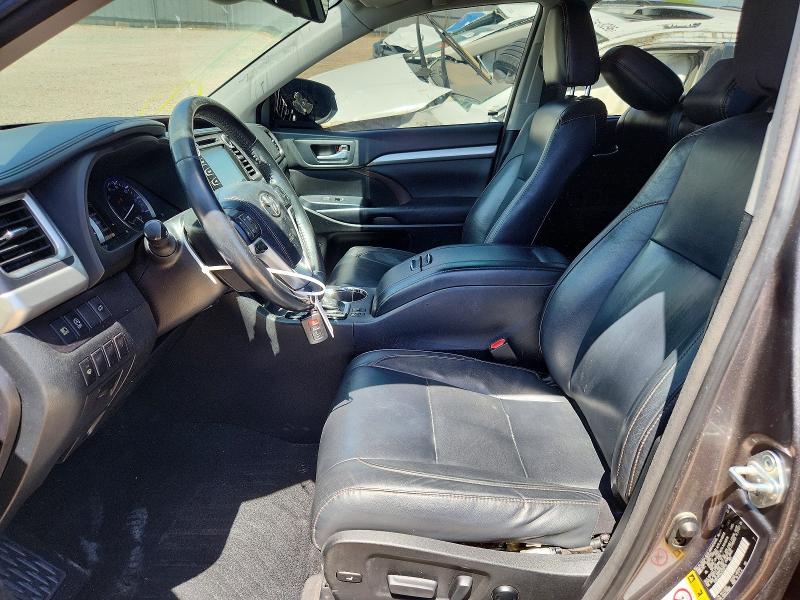 Photo 7 from auction – 2018 TOYOTA HIGHLANDER with VIN 5TDKZRFH4JS258715