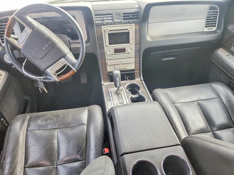 Photo 8 from auction – 2008 LINCOLN NAVIGATOR with VIN 5LMFU28578LJ15627