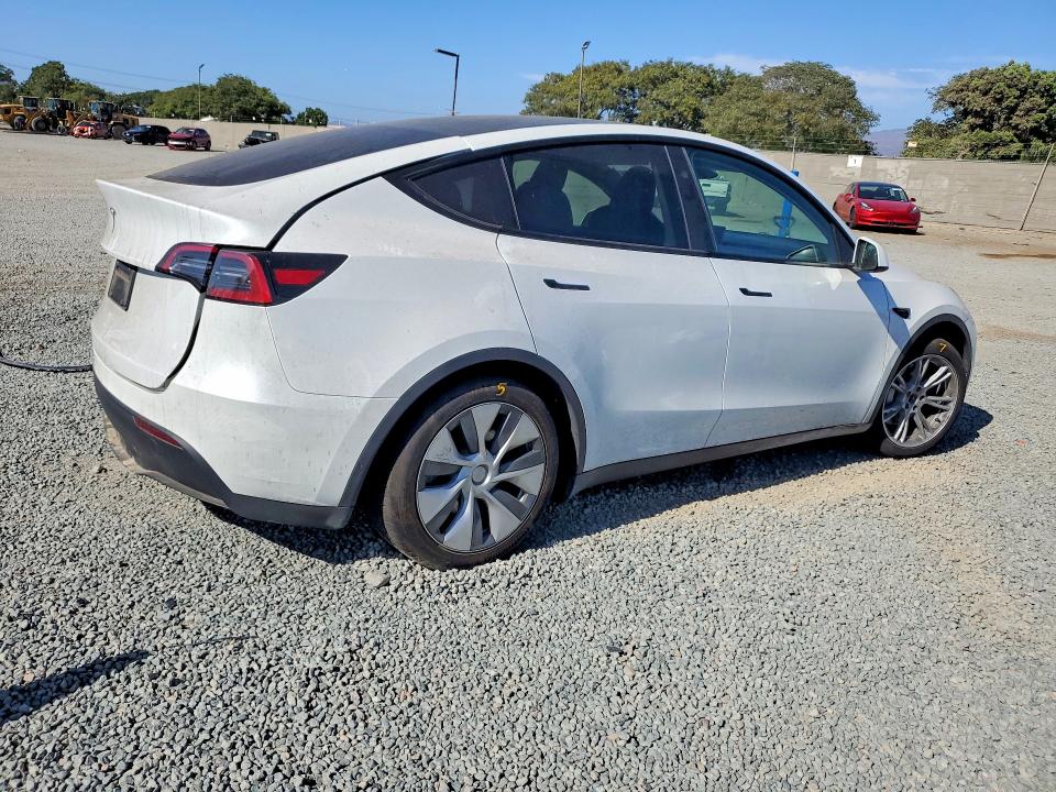 Photo 3 from auction – 2024 TESLA MODEL Y with VIN 7SAYGDED2RF088276