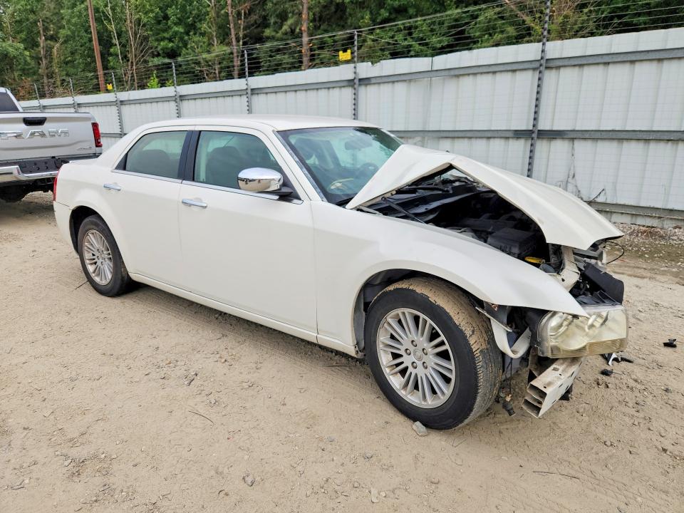 Photo 4 from auction – 2010 CHRYSLER 300 with VIN 2C3CA4CD2AH104507