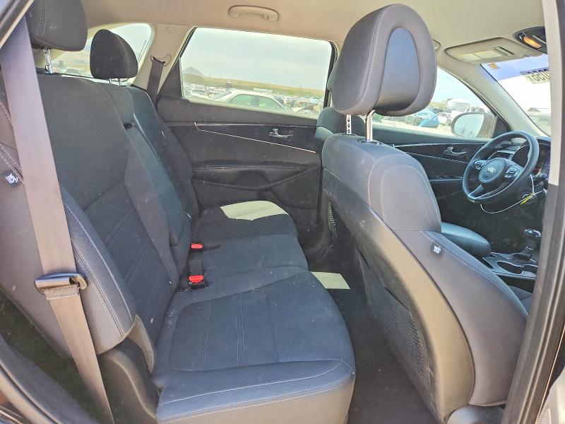 Photo 10 from auction – 2017 KIA SORENTO with VIN 5XYPGDA54HG211090