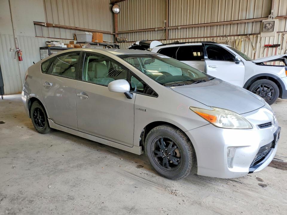 Photo 4 from auction – 2014 TOYOTA PRIUS with VIN JTDKN3DU4E0371162