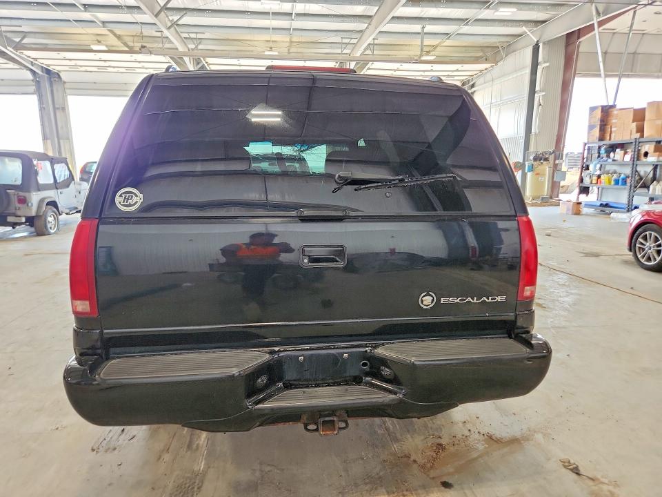Photo 6 from auction – 2000 CADILLAC ESCALADE with VIN 1GYEK63R8YR207931