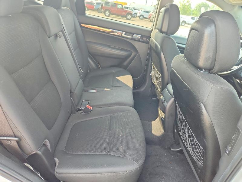 Photo 11 from auction – 2014 KIA SORENTO with VIN 5XYKTCA68EG486014