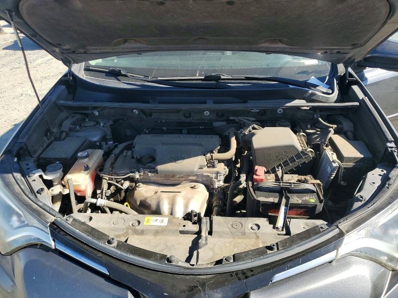 Photo 12 from auction – 2017 TOYOTA RAV4 with VIN JTMRFREV6HD208161