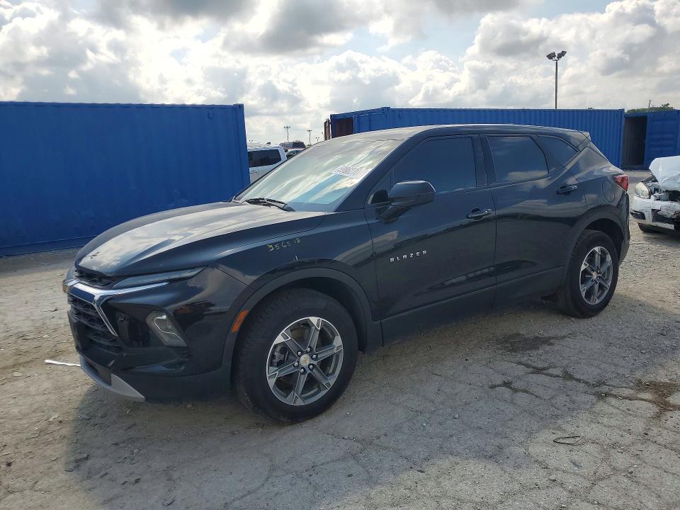CHEVROLET BLAZER 2023 with VIN 3GNKBCR45PS211585 - Photo from auction
