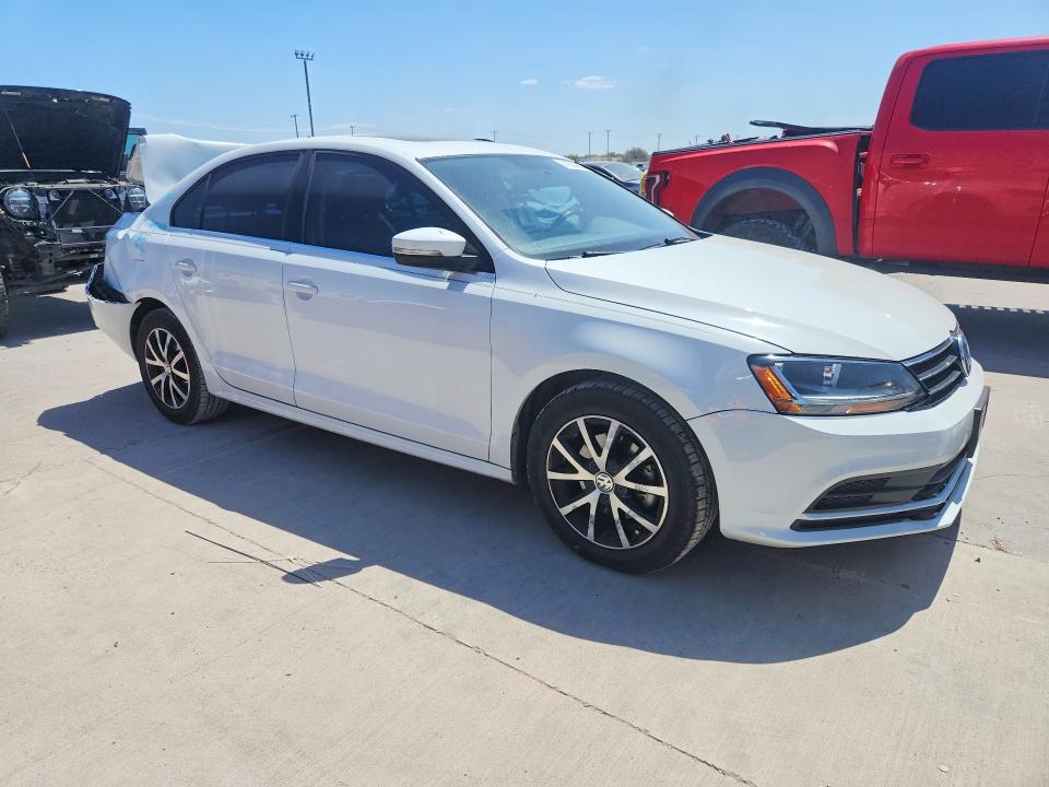 Photo 4 from auction – 2018 VOLKSWAGEN JETTA with VIN 3VWDB7AJ1JM231867
