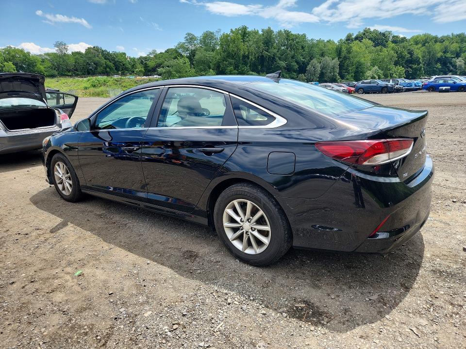 Снимка 2 от търг – 2018 HYUNDAI SONATA с VIN 5NPE24AF8JH653447