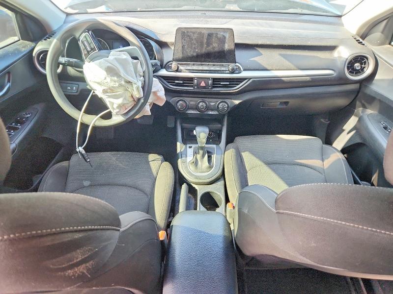 Photo 8 from auction – 2021 KIA FORTE with VIN 3KPF24AD3ME377254