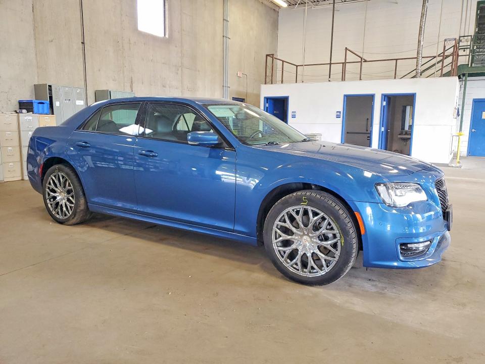 Photo 4 from auction – 2022 CHRYSLER 300 with VIN 2C3CCASG4NH107774