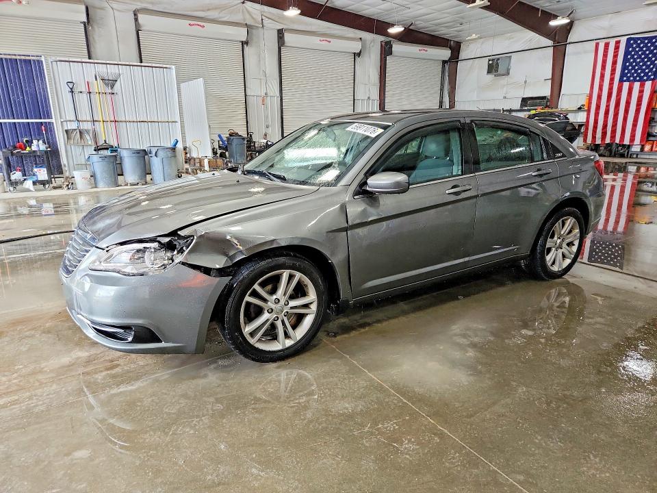 CHRYSLER 200 2013 with VIN 1C3CCBAB4DN669210 - Photo from auction