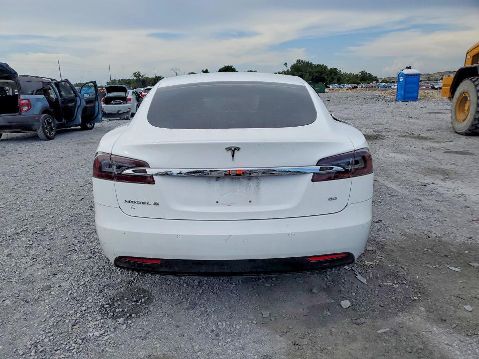 Photo 6 from auction – 2016 TESLA MODEL S with VIN 5YJSA1E16GF158948