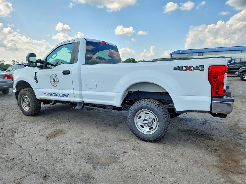 Photo 2 from auction – 2017 FORD F250 with VIN 1FTBF2B69HEB66620