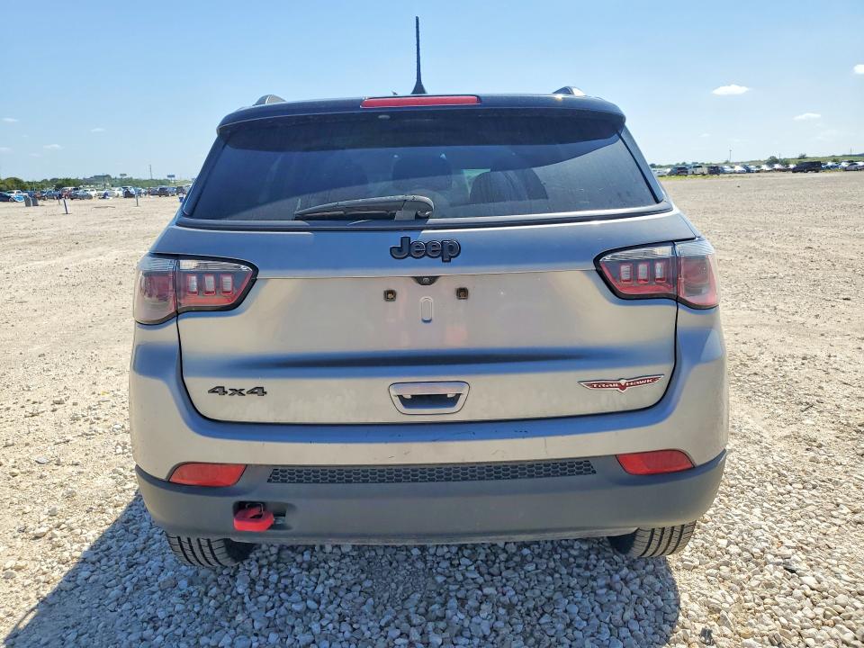 Photo 6 from auction – 2019 JEEP COMPASS with VIN 3C4NJDDB3KT744705