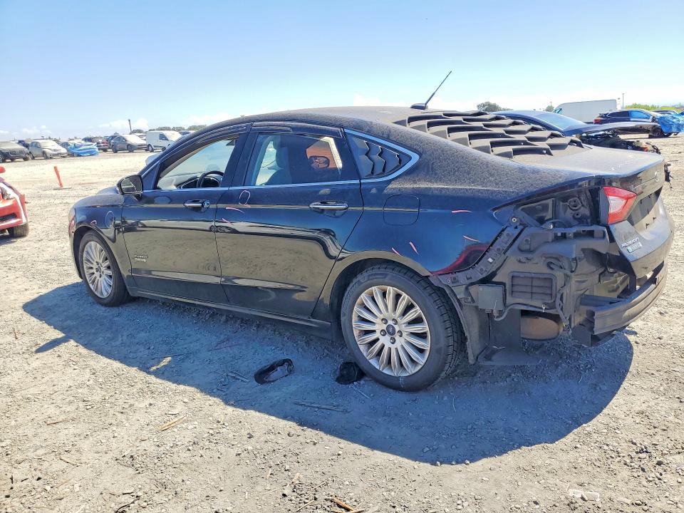 Photo 2 from auction – 2016 FORD FUSION with VIN 3FA6P0PU4GR115831