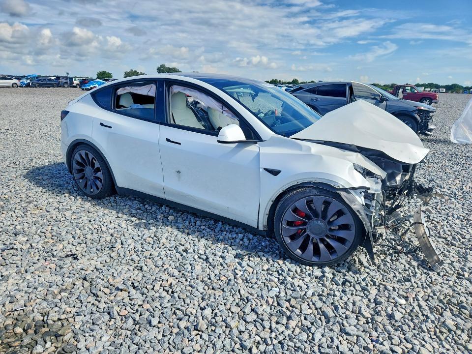 Photo 4 from auction – 2021 TESLA MODEL Y with VIN 5YJYGDEFXMF219994