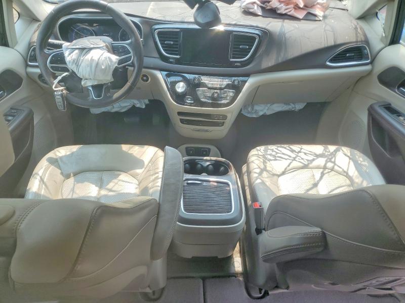 Photo 8 from auction – 2017 CHRYSLER PACIFICA with VIN 2C4RC1EG7HR770708