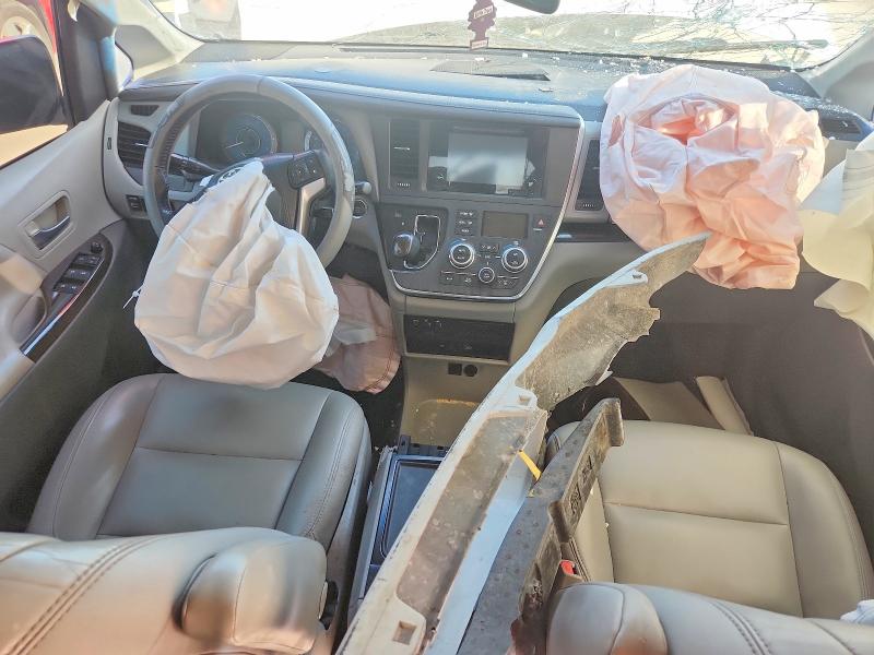 Photo 8 from auction – 2015 TOYOTA SIENNA with VIN 5TDYK3DC5FS683838