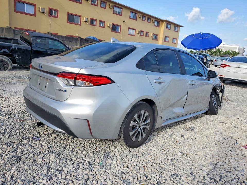 Photo 3 from auction – 2020 TOYOTA COROLLA with VIN JTDEBRBE2LJ018771