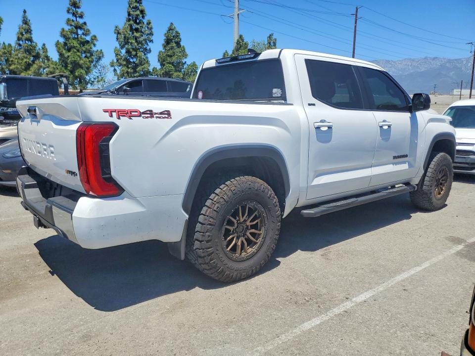 Photo 3 from auction – 2023 TOYOTA TUNDRA with VIN 5TFLA5DB4PX124180