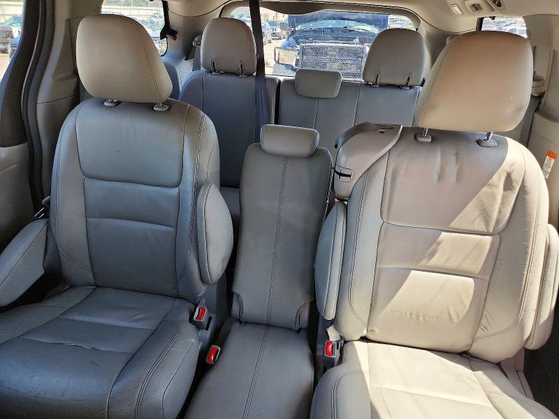Photo 10 from auction – 2016 TOYOTA SIENNA with VIN 5TDYK3DC8GS747565