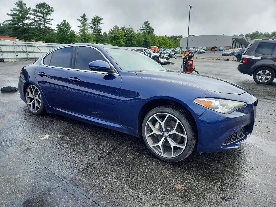 Photo 4 from auction – 2019 ALFA ROMEO GIULIA with VIN ZARFANAN7K7605793