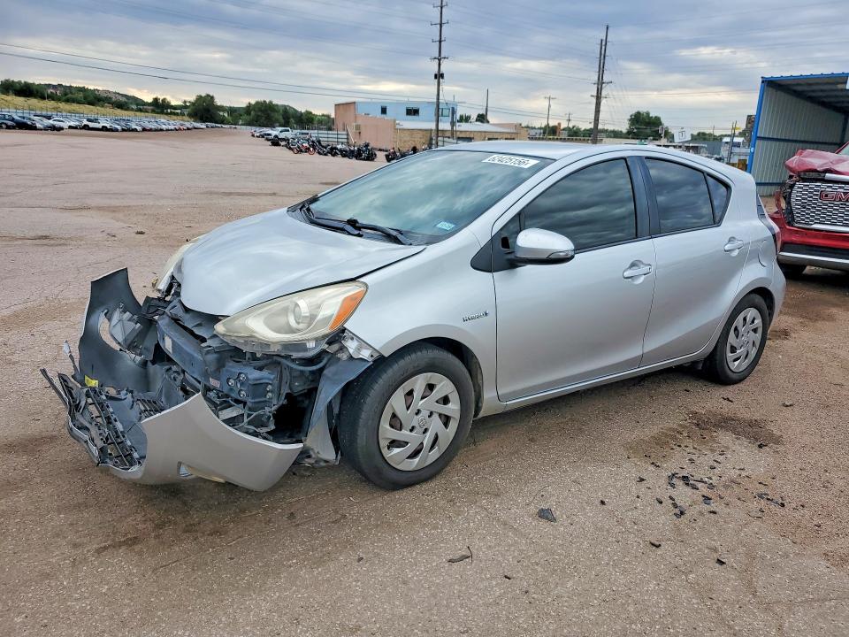 TOYOTA PRIUS C 2016 with VIN JTDKDTB33G1132325 - Photo from auction