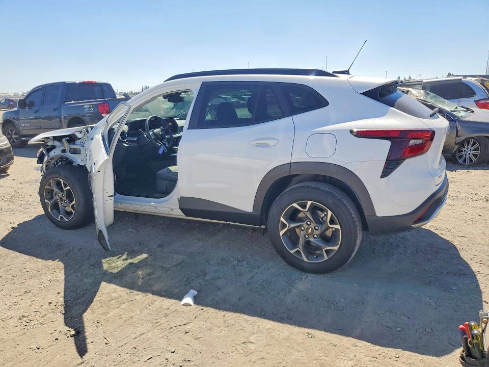 Photo 2 from auction – 2025 CHEVROLET TRAX with VIN KL77LHEP4SC237101