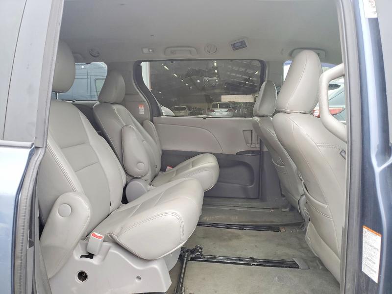 Photo 11 from auction – 2015 TOYOTA SIENNA with VIN 5TDJK3DC7FS101028