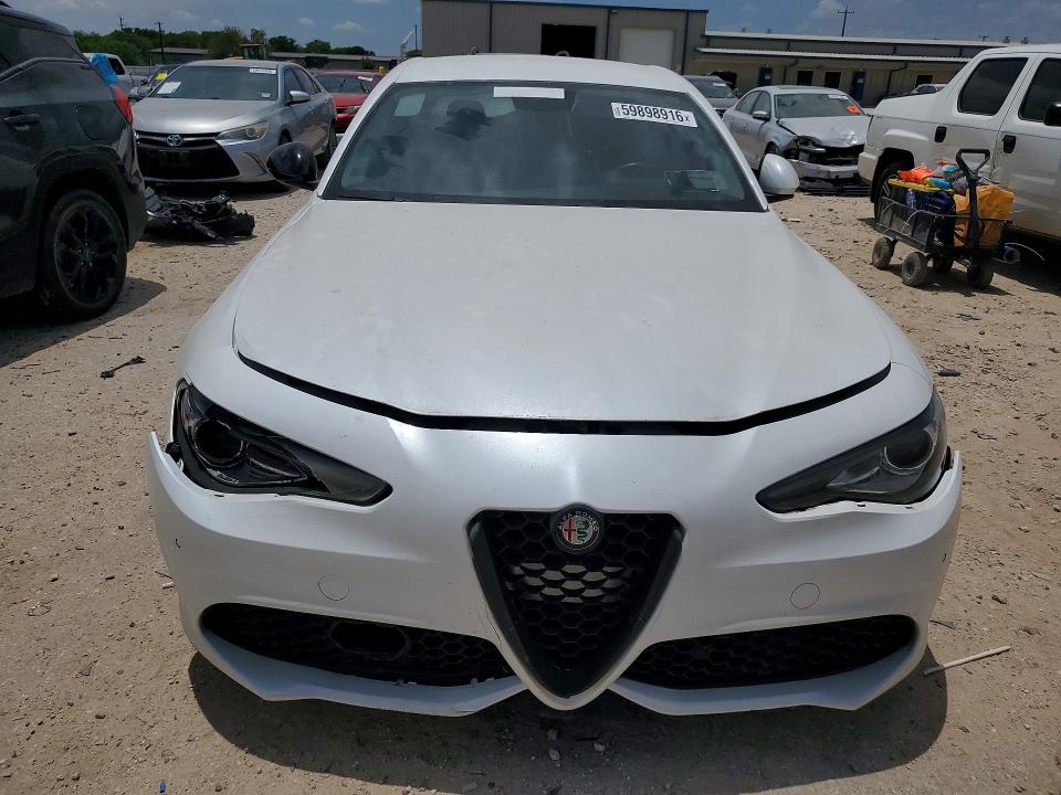 Photo 5 from auction – 2017 ALFA ROMEO GIULIA with VIN ZARFAECN0H7545054