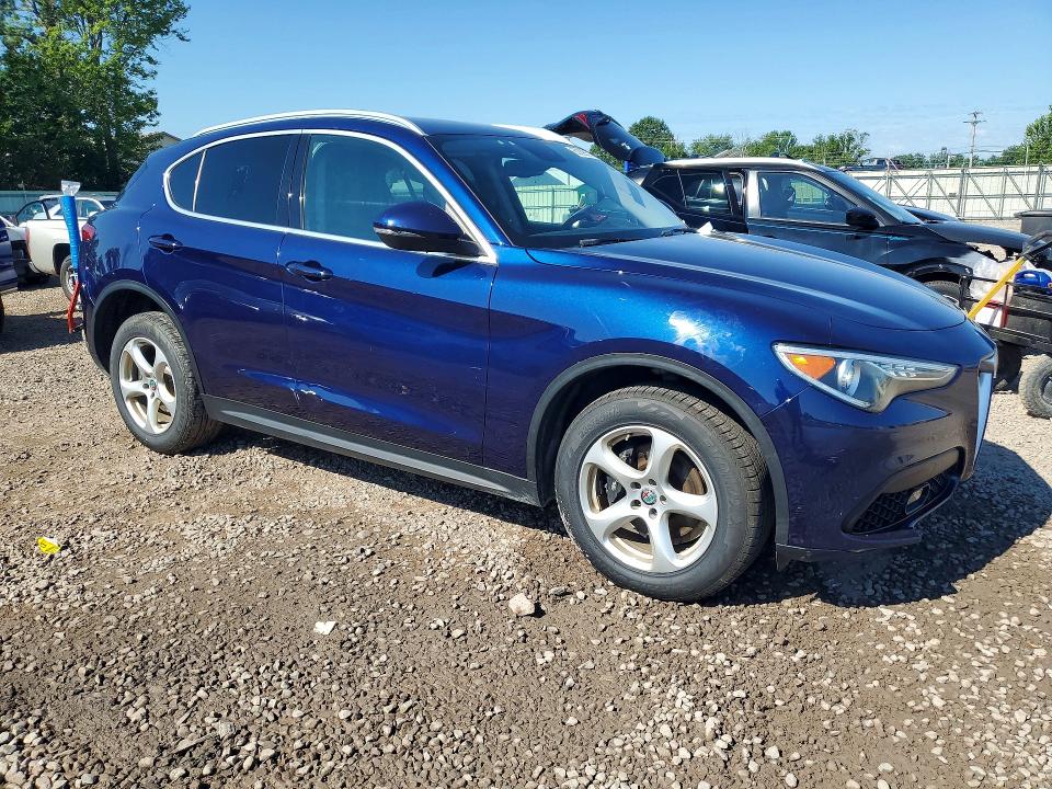 Photo 4 from auction – 2018 ALFA ROMEO STELVIO with VIN ZASFAKAN6J7B81313