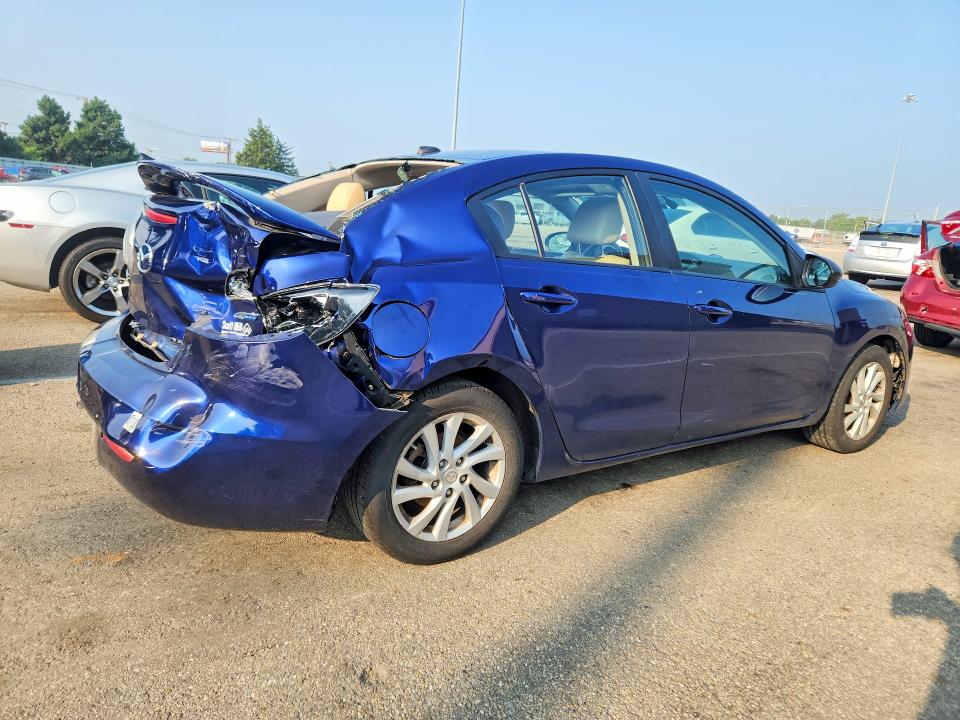 Photo 3 from auction – 2012 MAZDA 3 with VIN JM1BL1W78C1602282