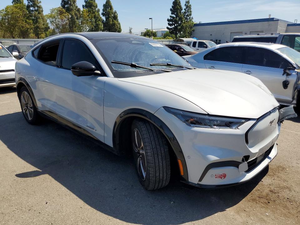 Photo 4 from auction – 2023 FORD MUSTANG MACH-E with VIN 3FMTK3R47PMB01845