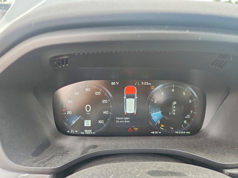 Photo 9 from auction – 2018 VOLVO XC60 with VIN YV4102RK0J1030483