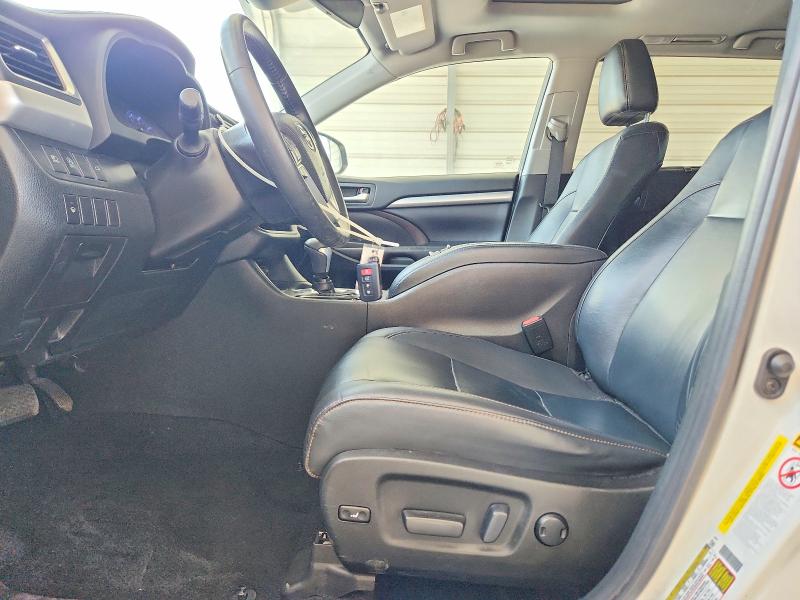 Photo 7 from auction – 2019 TOYOTA HIGHLANDER with VIN 5TDKZRFH0KS316370